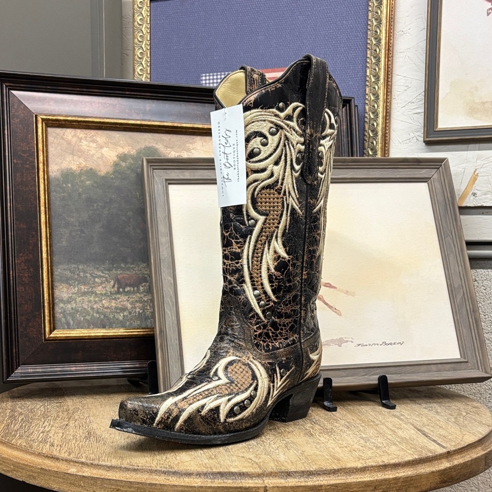Vintage Corral Black and Cream Western Boots